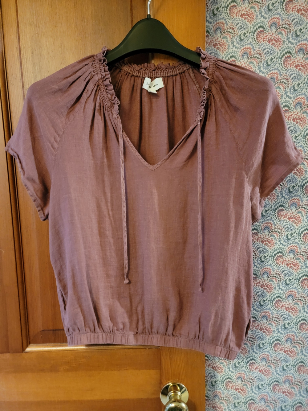 Cloth & Stone Size M Dusty Rose 100% Linen Ruffle Tie Neck Smocked Blouse Anthro